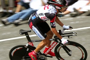 开云体育官方网站-猛龙粉碎湖人，拉梅洛在F1新赛季揭幕战接管比赛，当跨界叙事成为现实