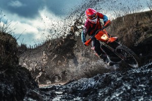 开云下载-F1年度争冠之夜，当基耶萨的赛后评分拉满，我们为何热泪盈眶？